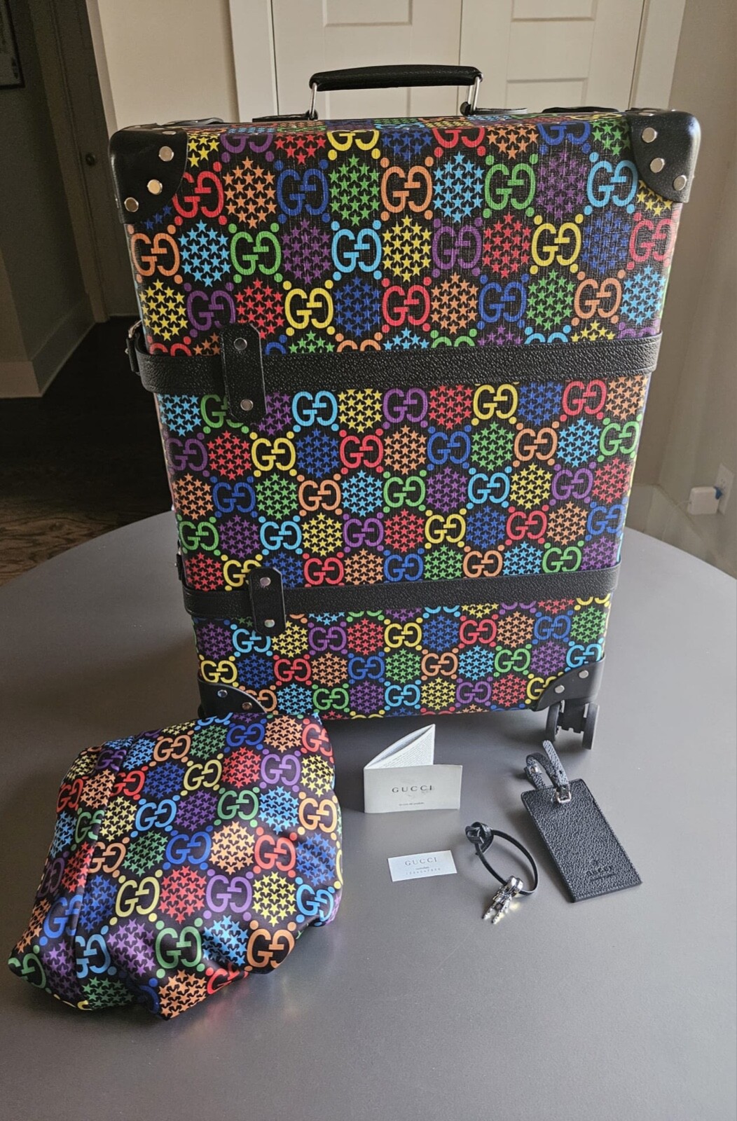 Gucci x Globe-Trotter Psychedelic Trolley w/ Dust Cover + Luggage Tag; Awesome!