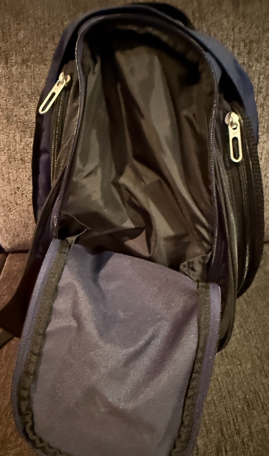 Nike SWOOSH Backpack Black Navy RN 56323 LOTS OF SPACE Pockets