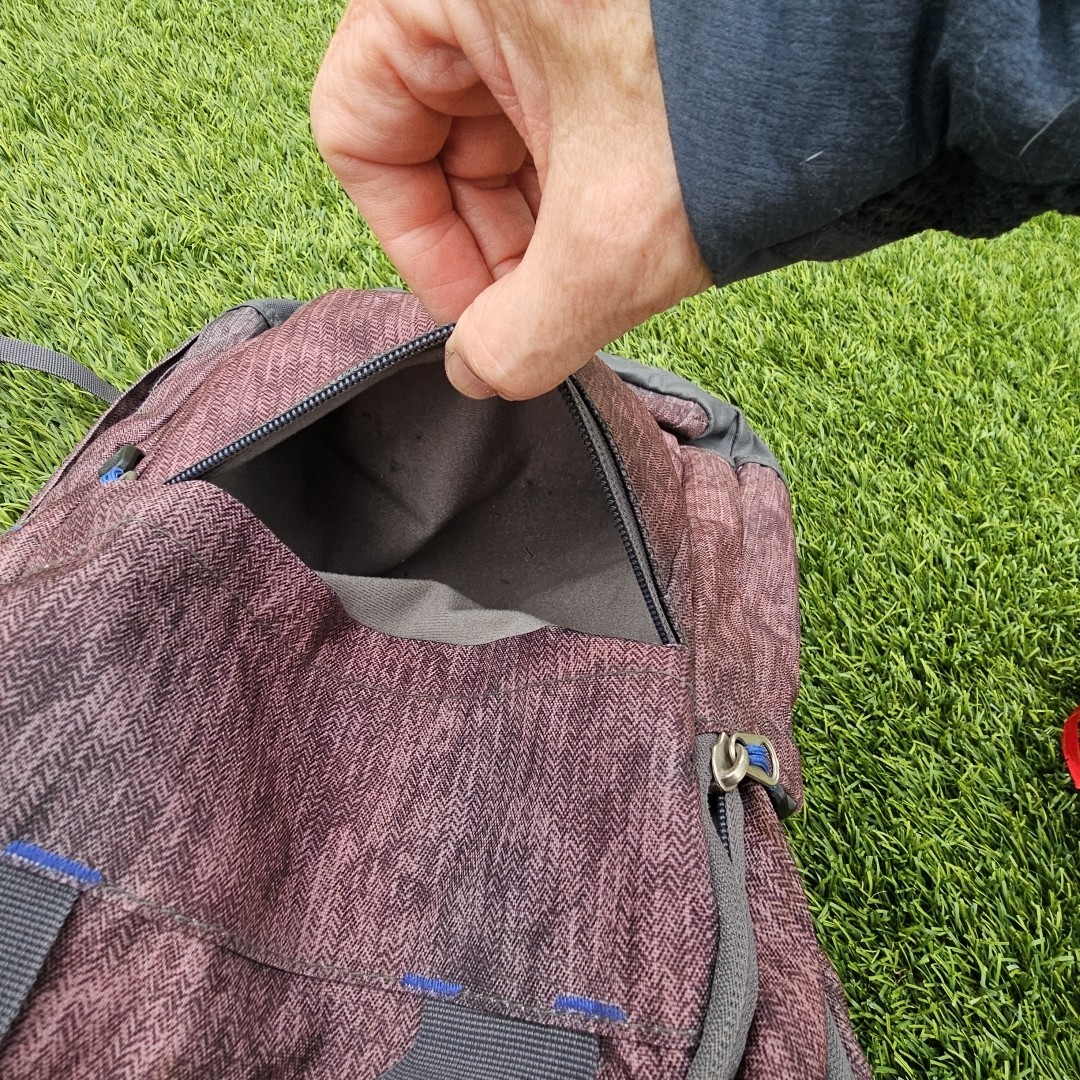 High Sierra 22L Grab Handle Backpack Merlot Gray Laptop Bag Pockets Daypack EUC