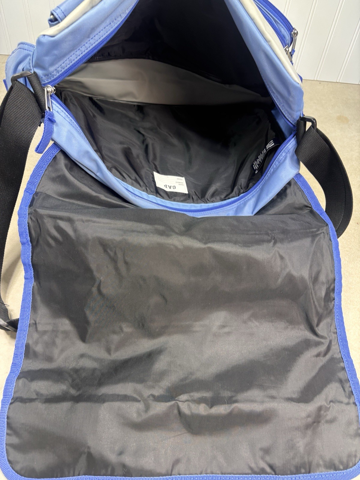 2001 Gap Tech Audio Utility Messenger Bag Y2K CD Bookbag Retro Normcore Two Tone