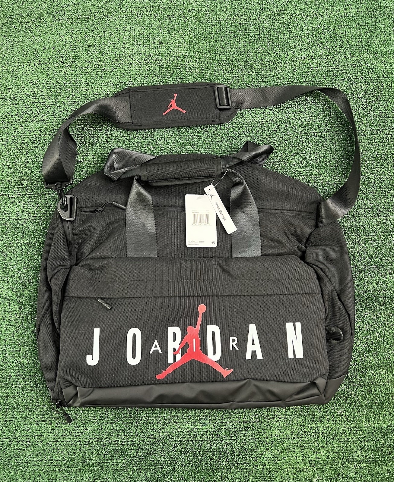 Nike Air Jordan Black Red Gym Sport Duffel Bag SM0168-023