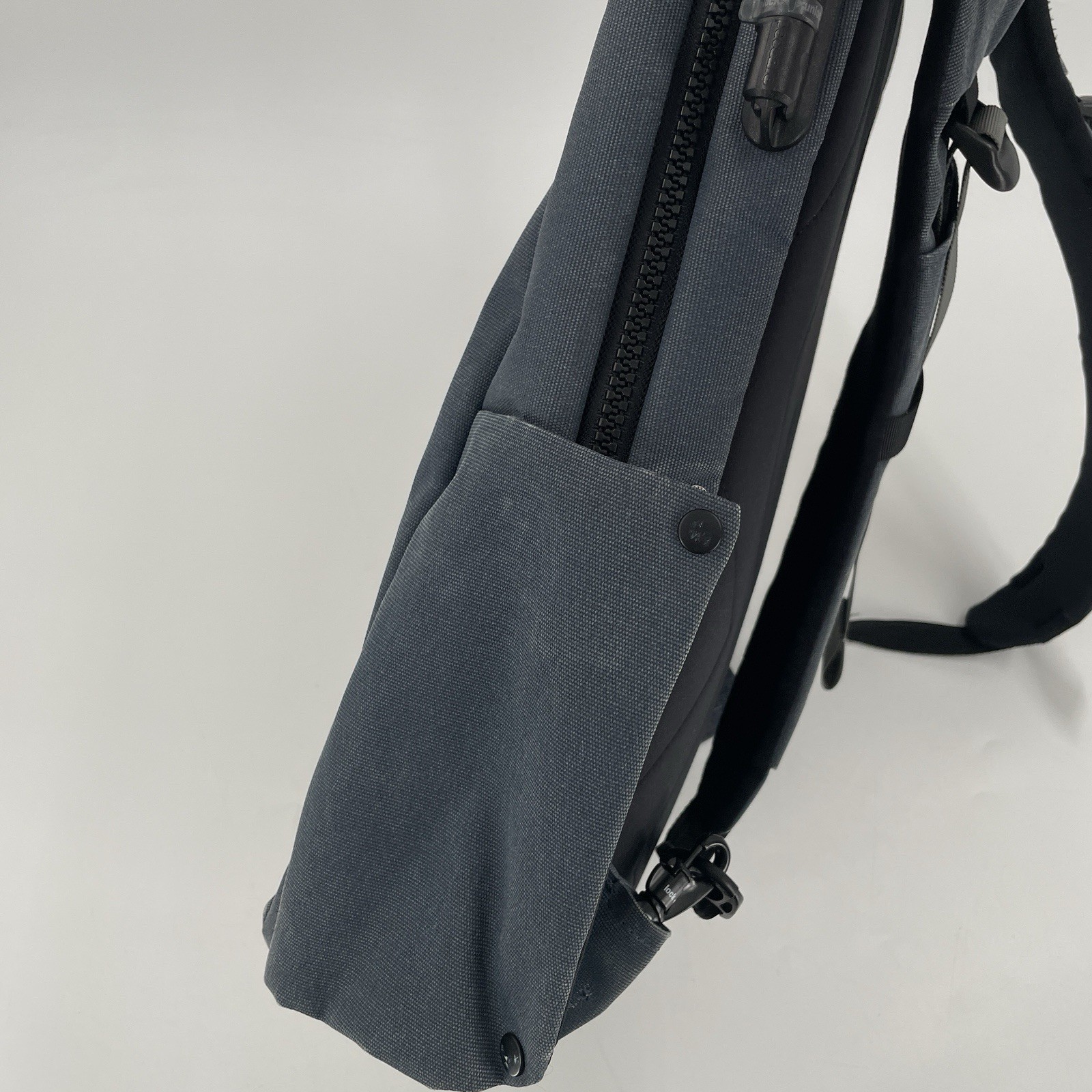 Pacsafe Instasafe 25181 Backpack in Blue – 20L Laptop Backpack – RFID Safe