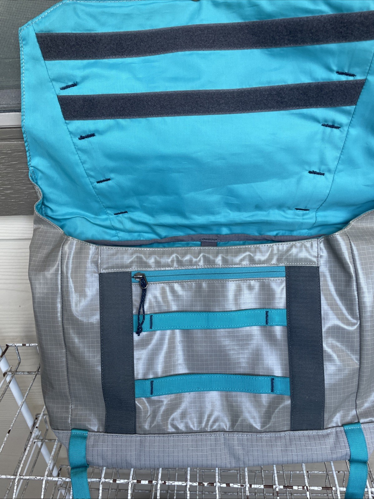 RARE Patagonia Black Hole Messenger 12L Bag Grey Turquoise Green Laptop 49321