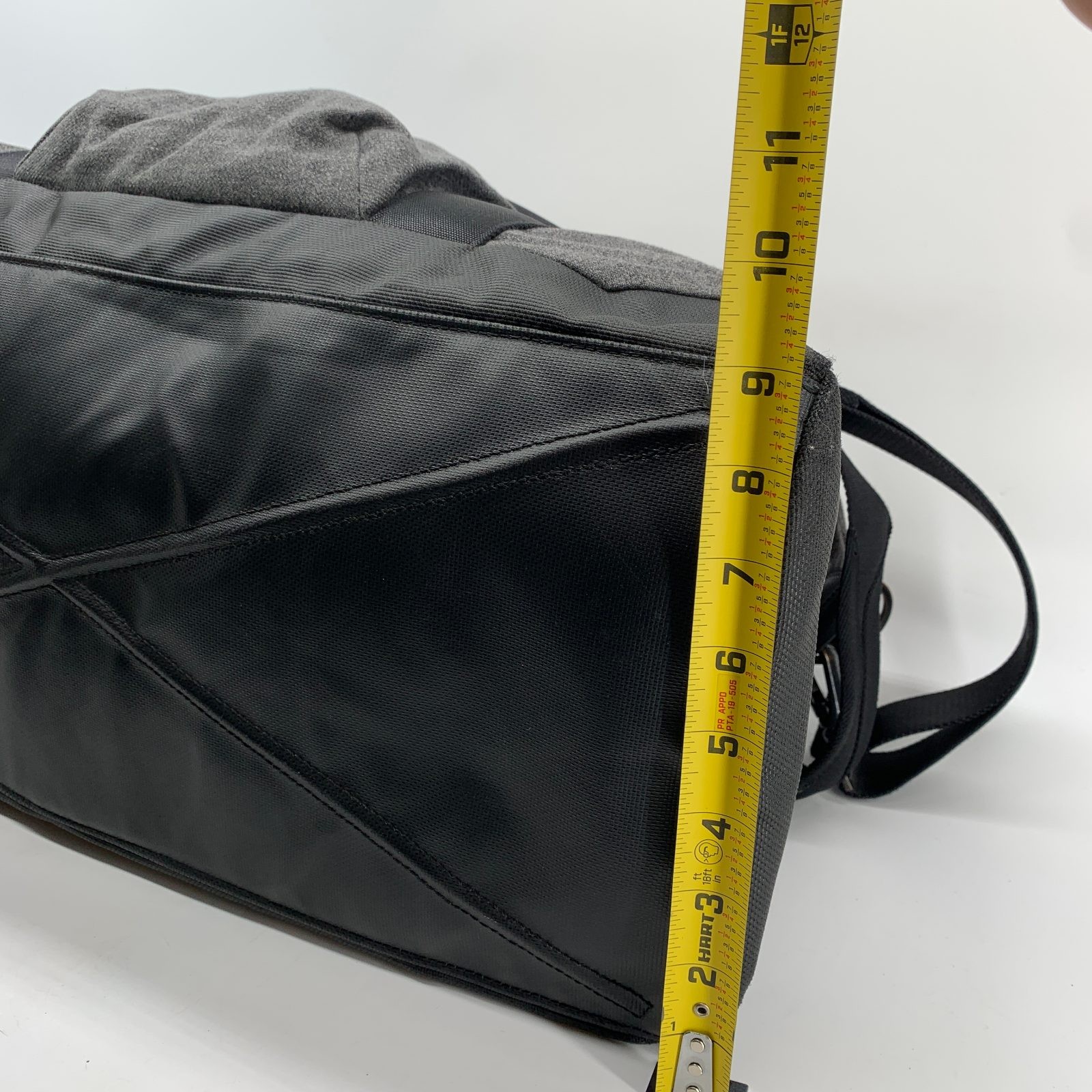 Lululemon Gray Heather Duffle Gym Bag w/ Shoulder Strap Multiple Pockets