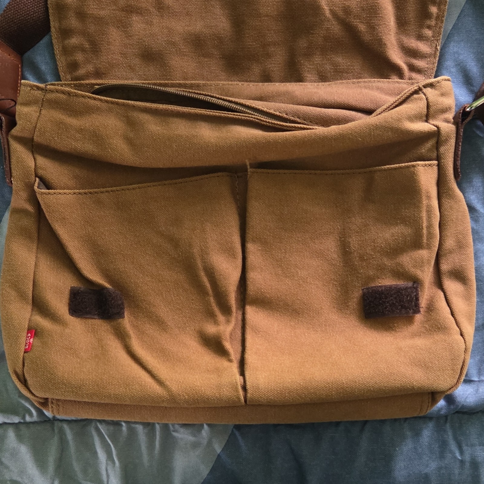 Augur Strauss & Co. Brown Messenger Bag Zip Hook & Loop Adjustable Strap