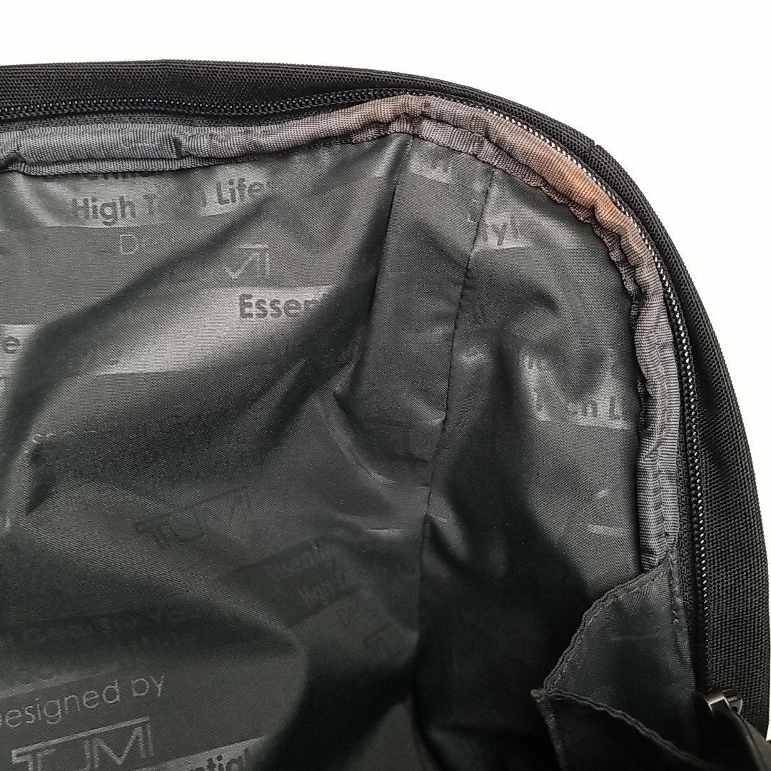 Tumi Tech Essential Gear 20″ Duffel Bag Black Nylon With Shoulder Strap 67754D