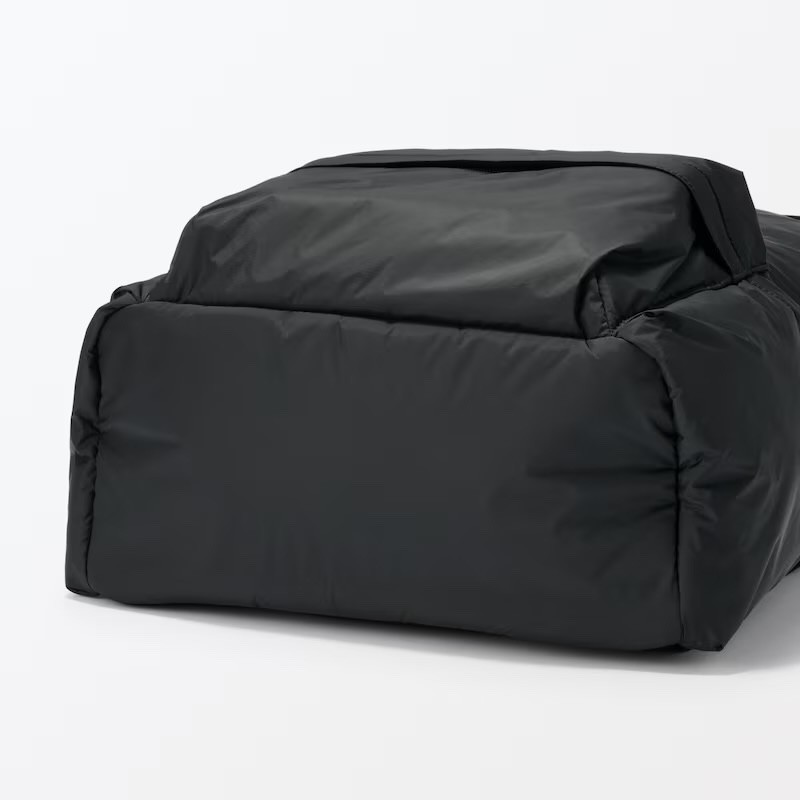 MUJI Water-repellent padded backpack to reduce shoulder strain from japan