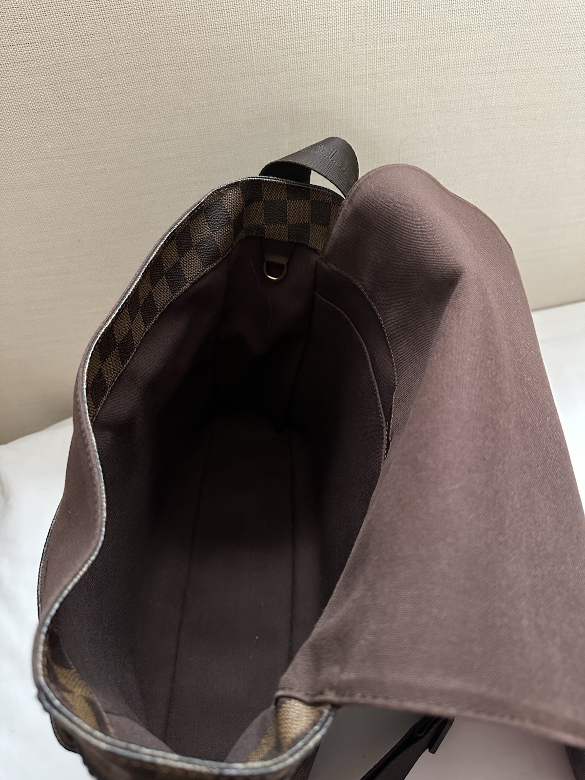 Louis Vuitton Damier Ebene Bastille Messenger bag – Excellent Condition