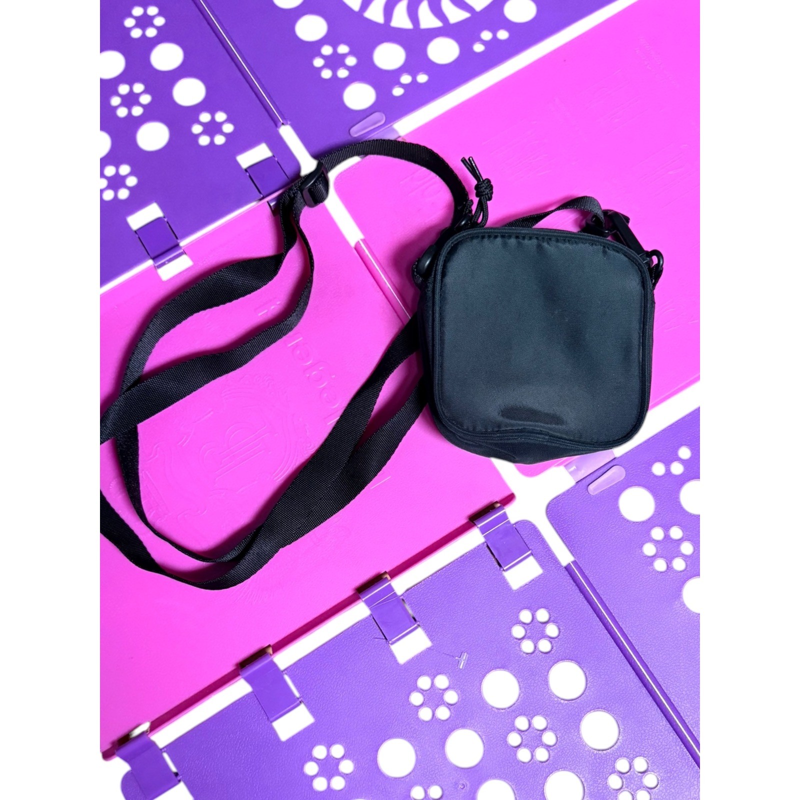 Converse Floating Pocket Unisex Black 400D Polyester Crossbody Waist Bag Lanyard