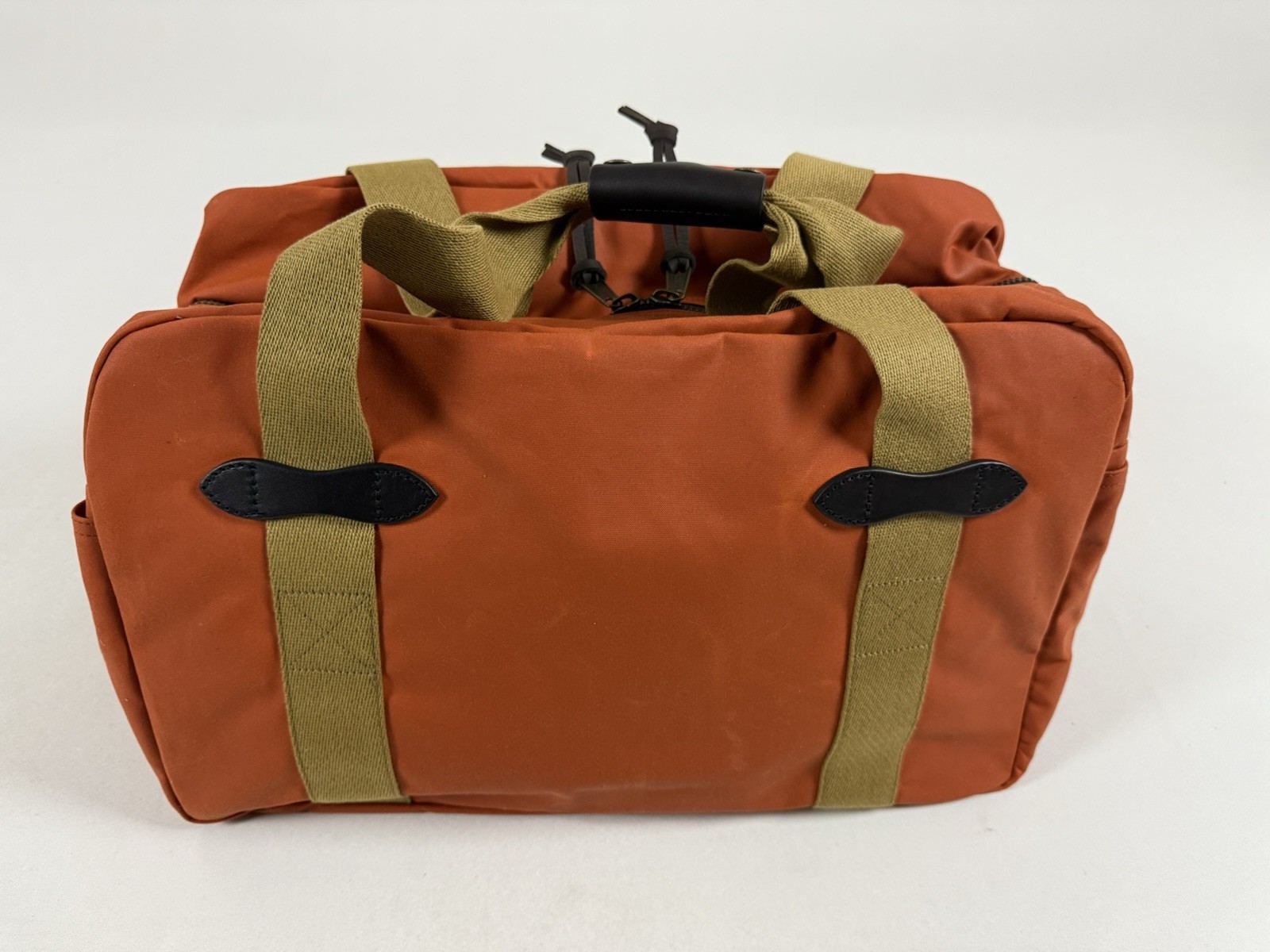 FILSON MEDIUM TIN CLOTH DUFFLE BAG RUST OS NWT