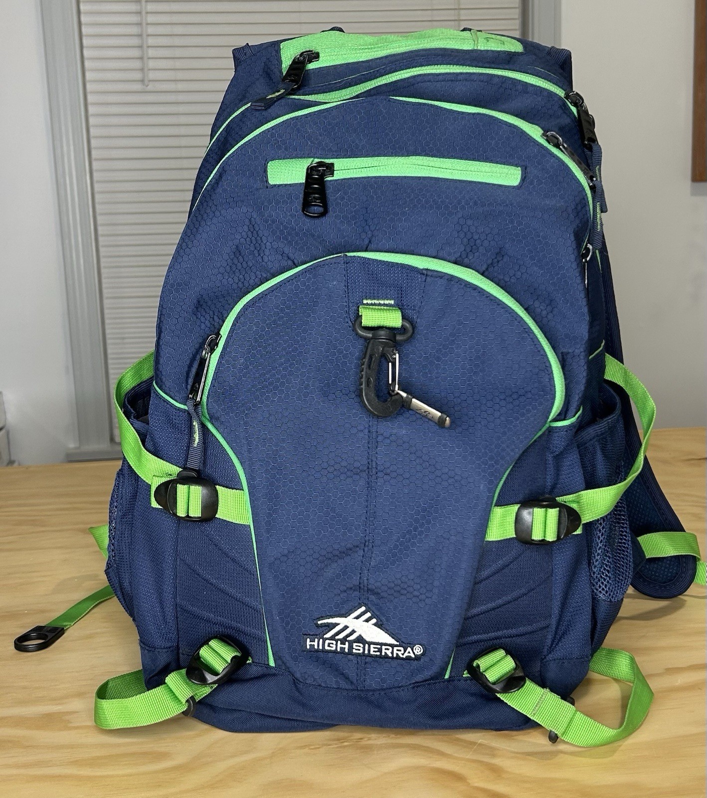 High Sierra Backpack Airflow Cooled Back Strap Suspension System Navy Green