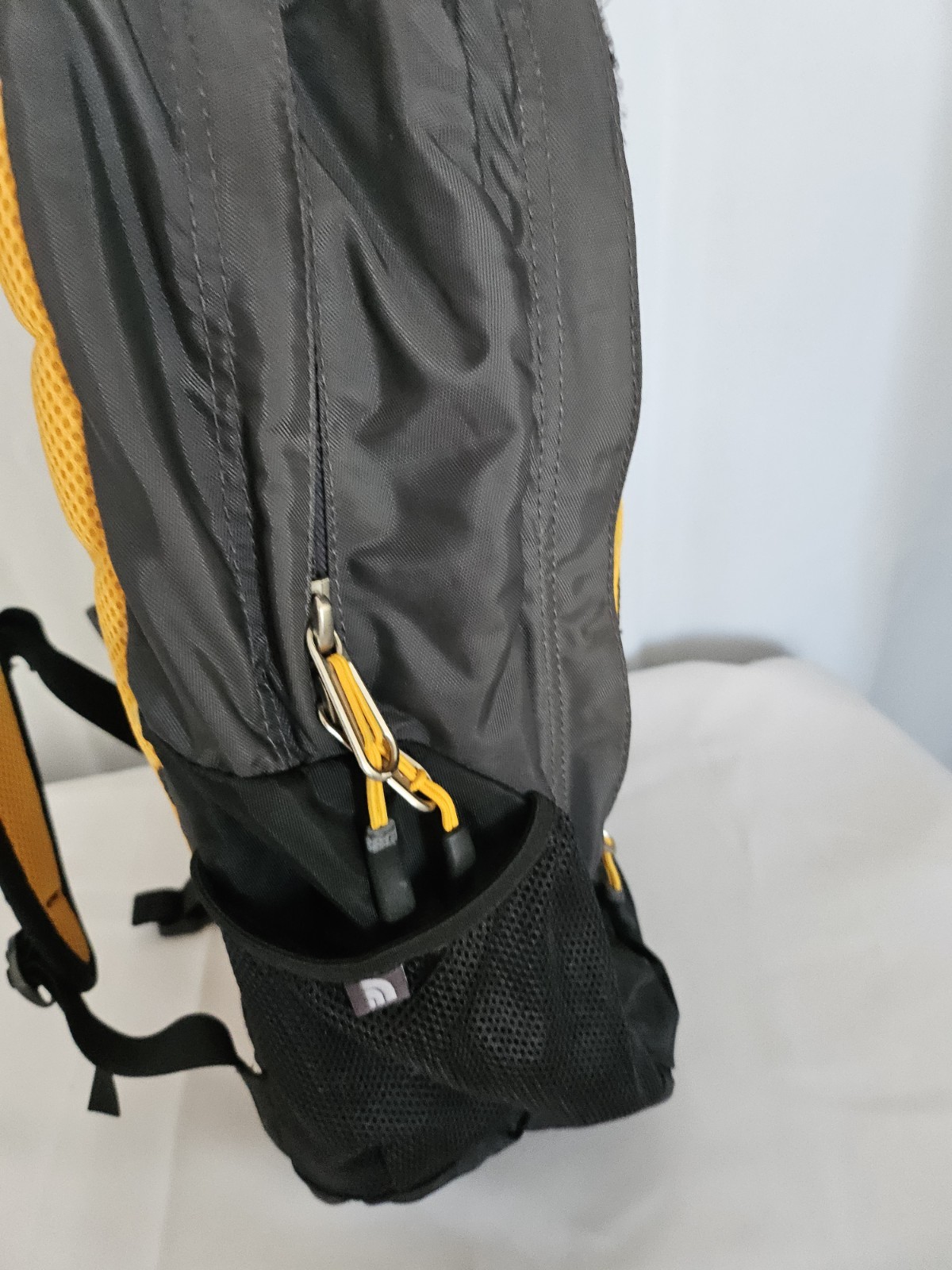 North Face Recon Backpack Laptop Bag Padded Hiking Outdoors Flexvent