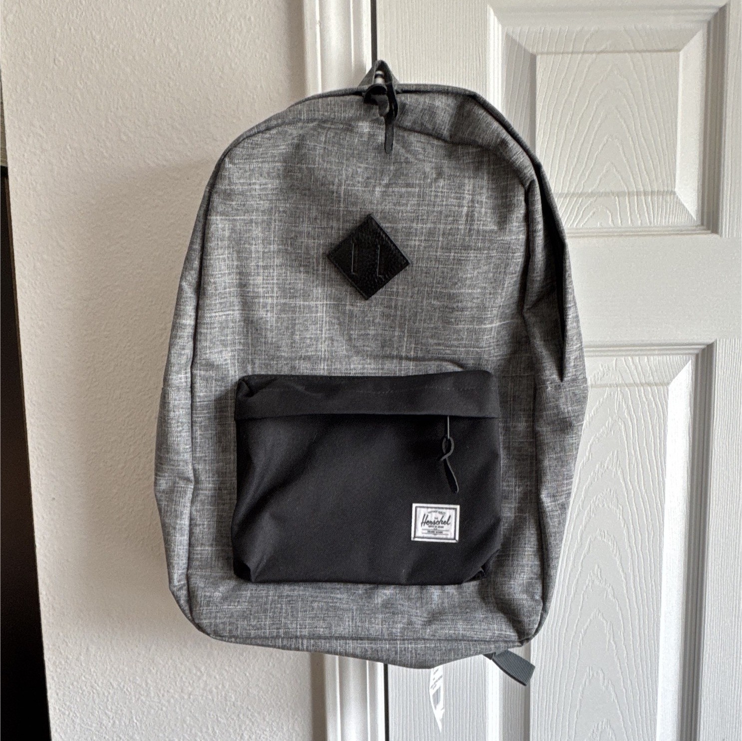 Herschel Heritage Gray/Black Backpack Zip, Outer Pockets, Lined Unisex