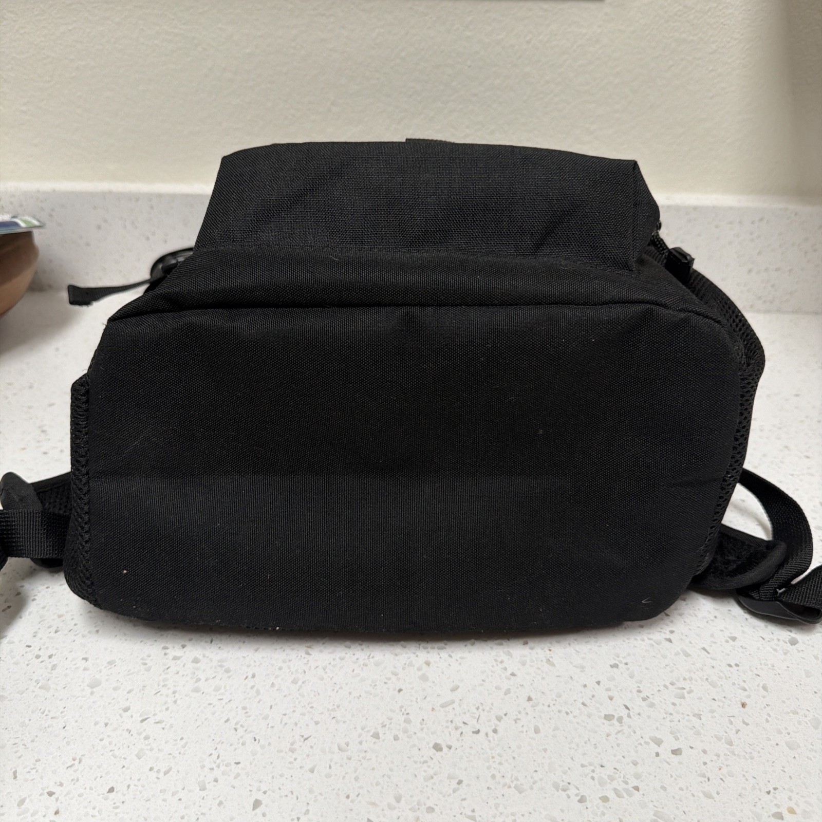 Eastsport Unisex 18″ Victory Top Loader Backpack, Black Pre Owned