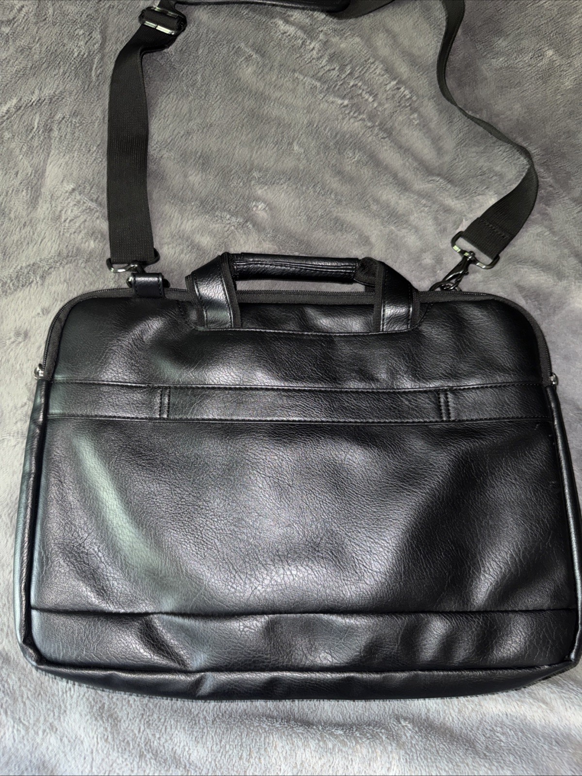 NWT Kenneth Cole R-Tech Reaction “Long Way To Go” Laptop Case