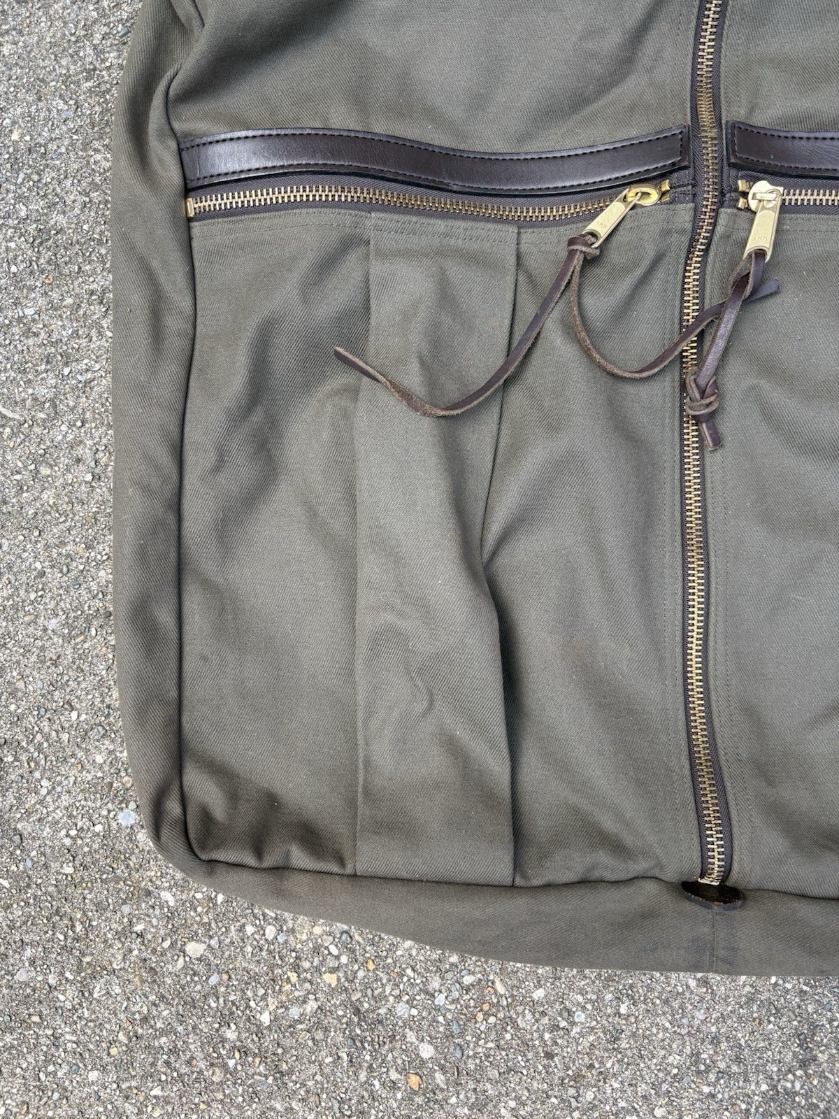Filson Rugged Twill Garment Bag Otter Green Style 270 Leather USA Suitcase VTG