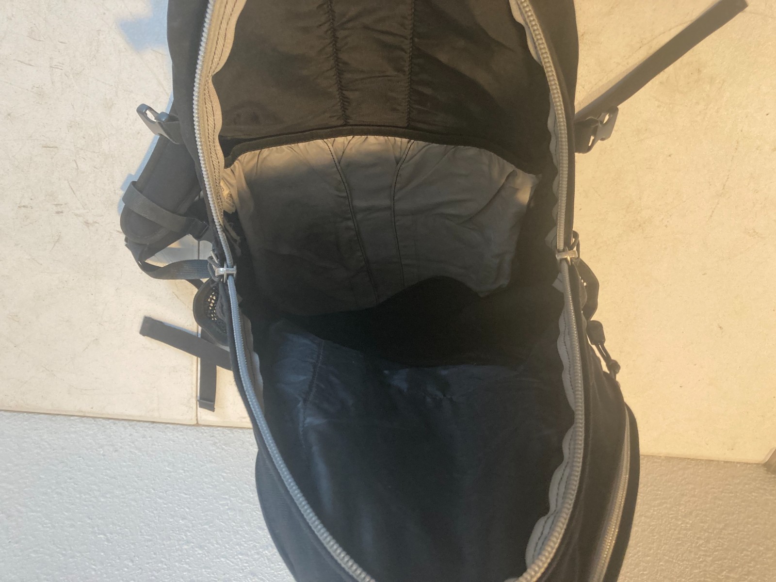 The North Face Recon Backpack Hiking School Pack Camp Gym Bag Busted Zipper