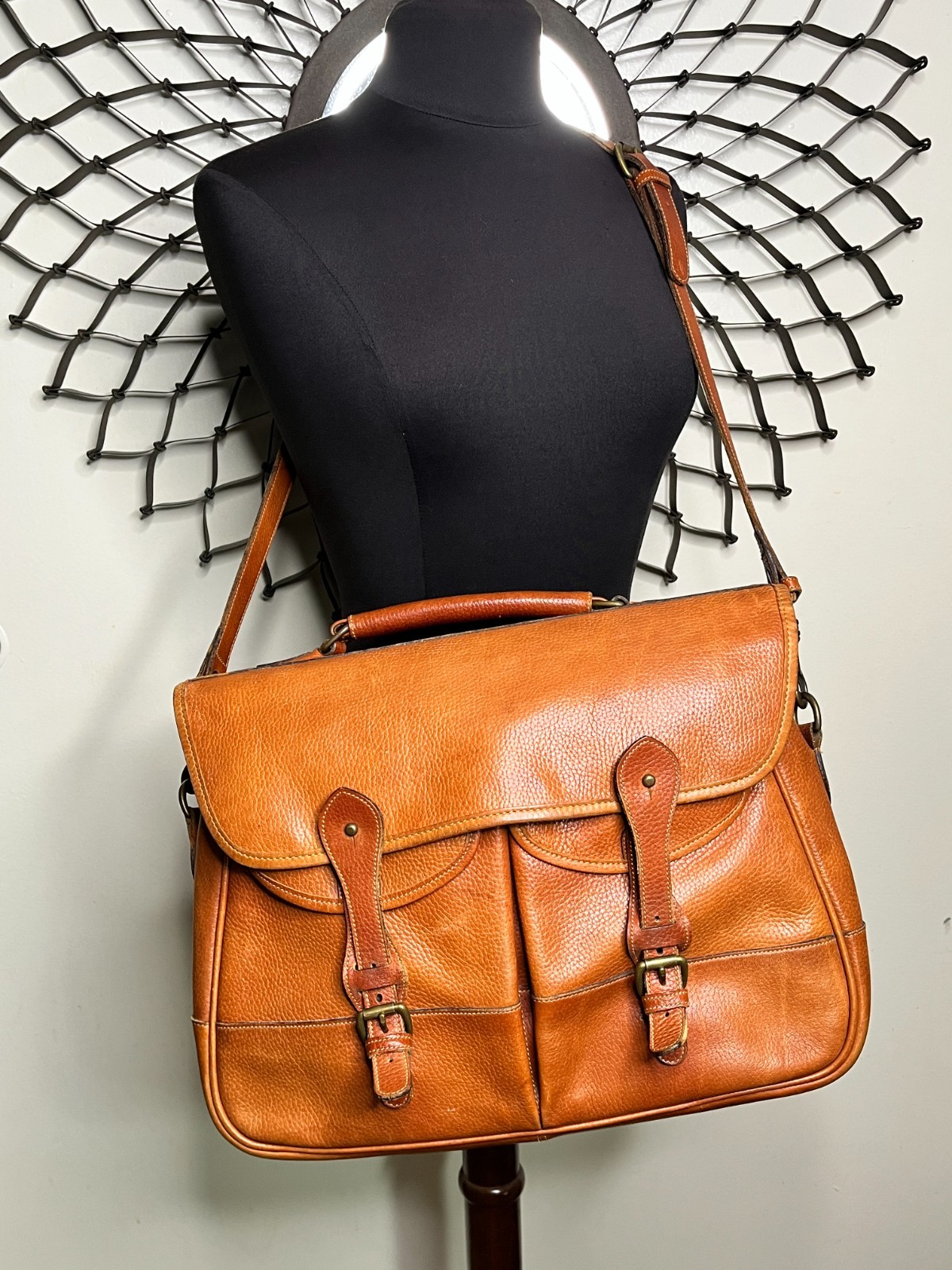 Vtg LEVENGER Leather Messenger Briefcase Laptop Bag Made In England British Tan