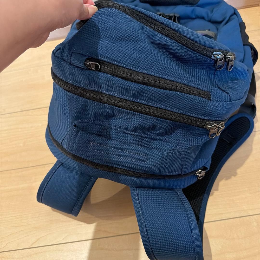 Patagonia Navy Backpack 32L Mesh Panel Travel Daypack Excellent Condition