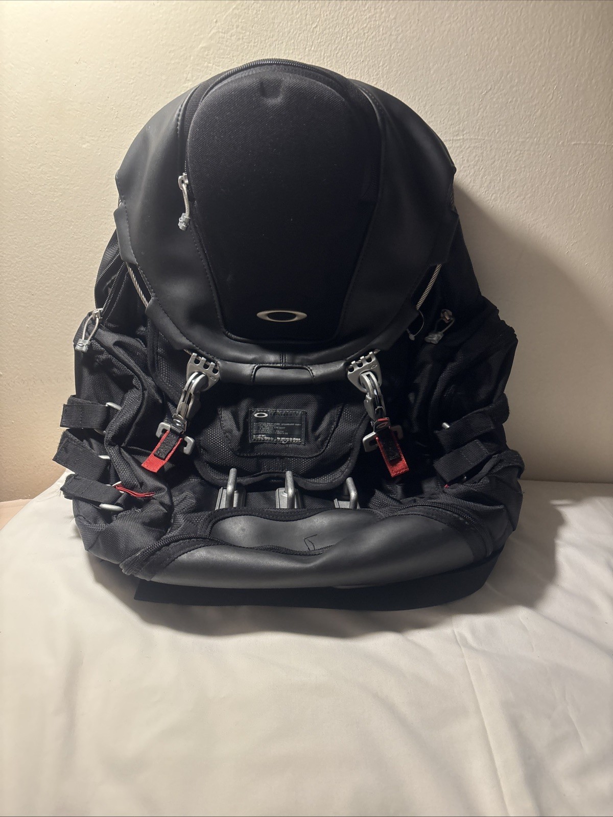 Oakley Tactical Field Gear Men’s Backpack Stock No 20-Sy242-B