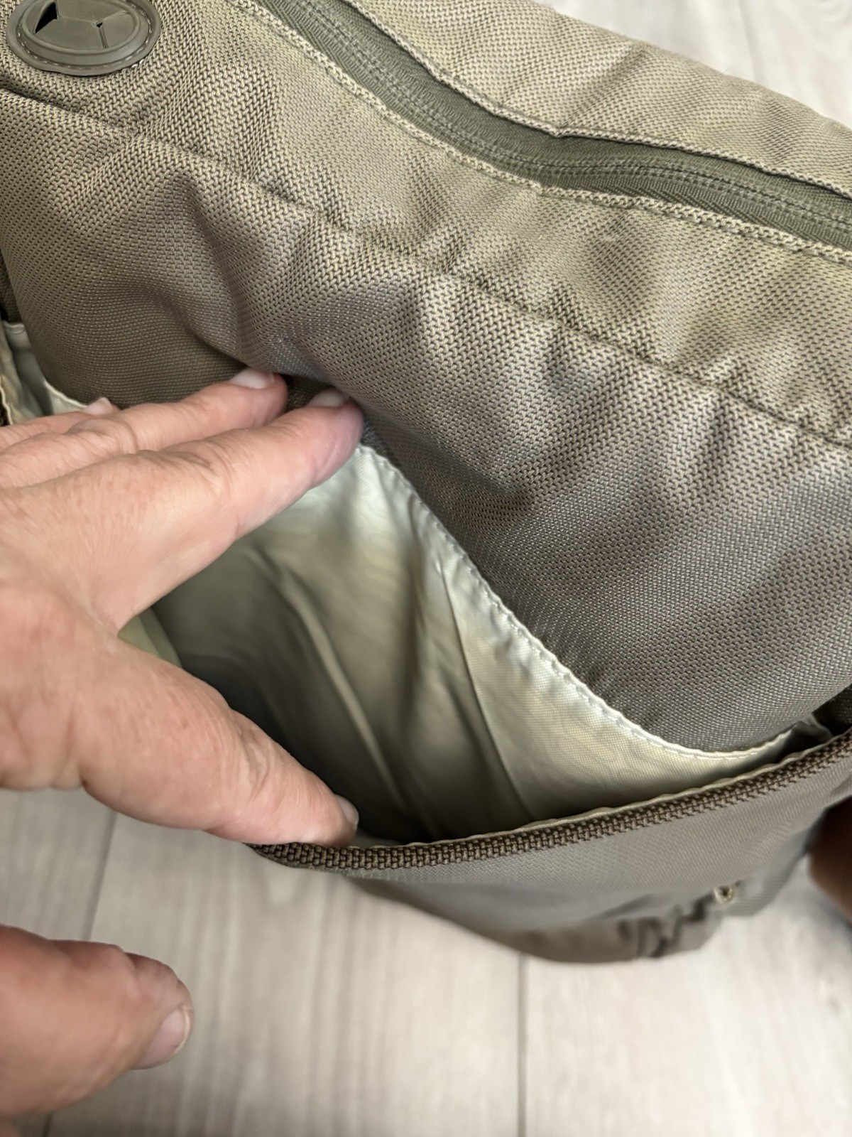 TUMI T-Tech Crossbody Messenger Bag/Satchel Carry Green 5120MSS