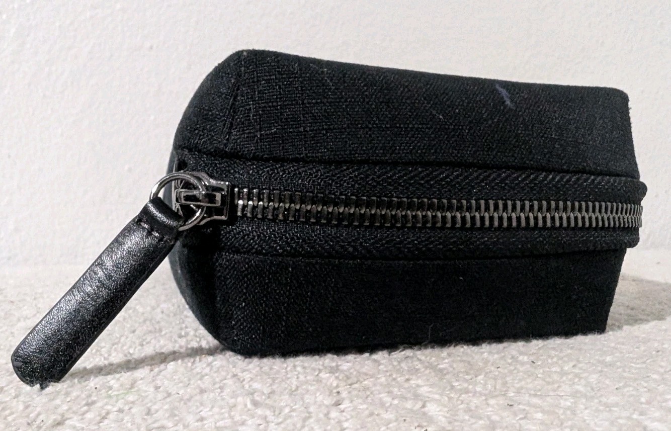 Bellroy Tech Kit Zip Pouch Bag Carryology Essentials Edition CHUBB Black