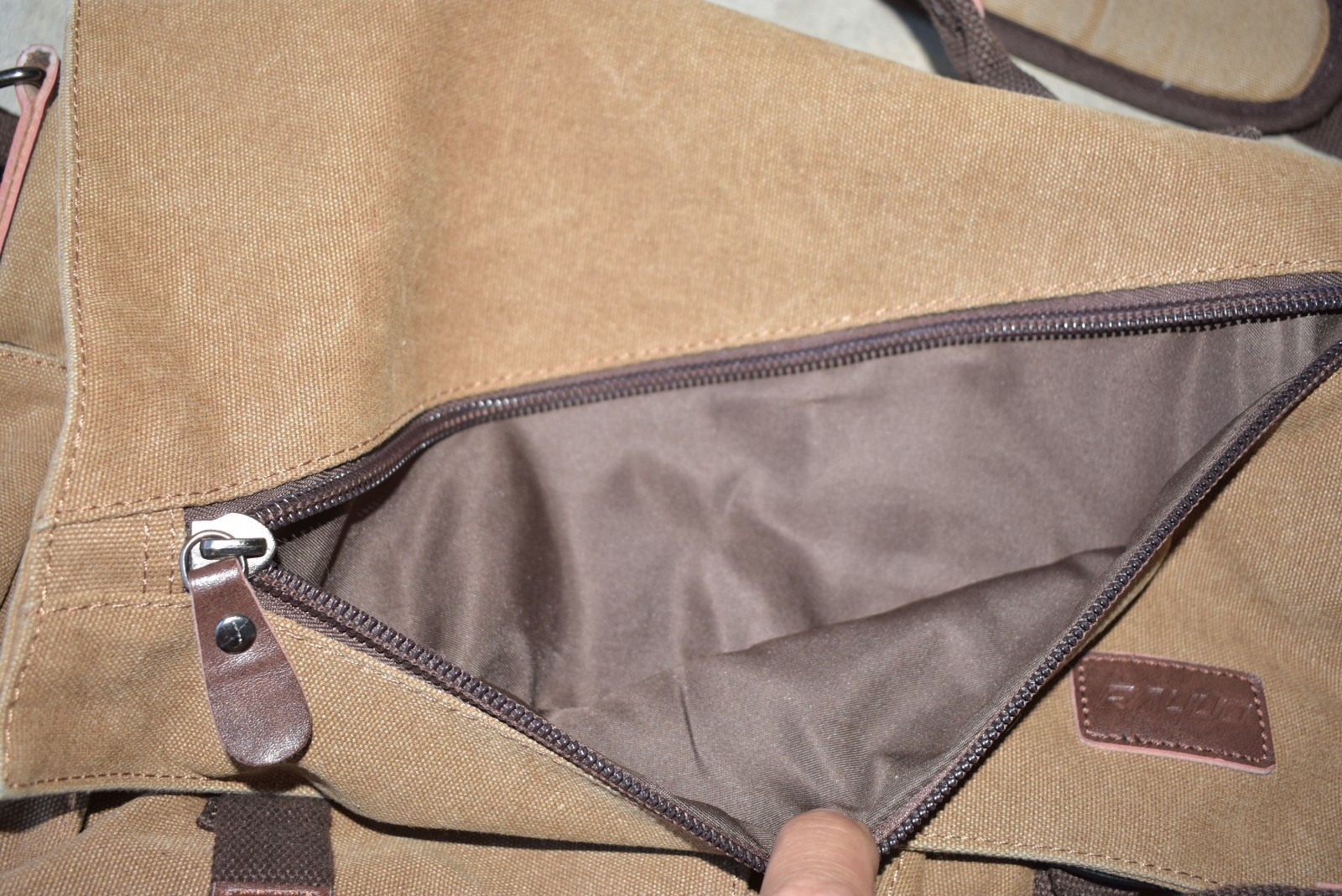 RAVUO TAN/BROWN CANVAS/LEATHER MESSENGER STYLE LAPTOP BAG