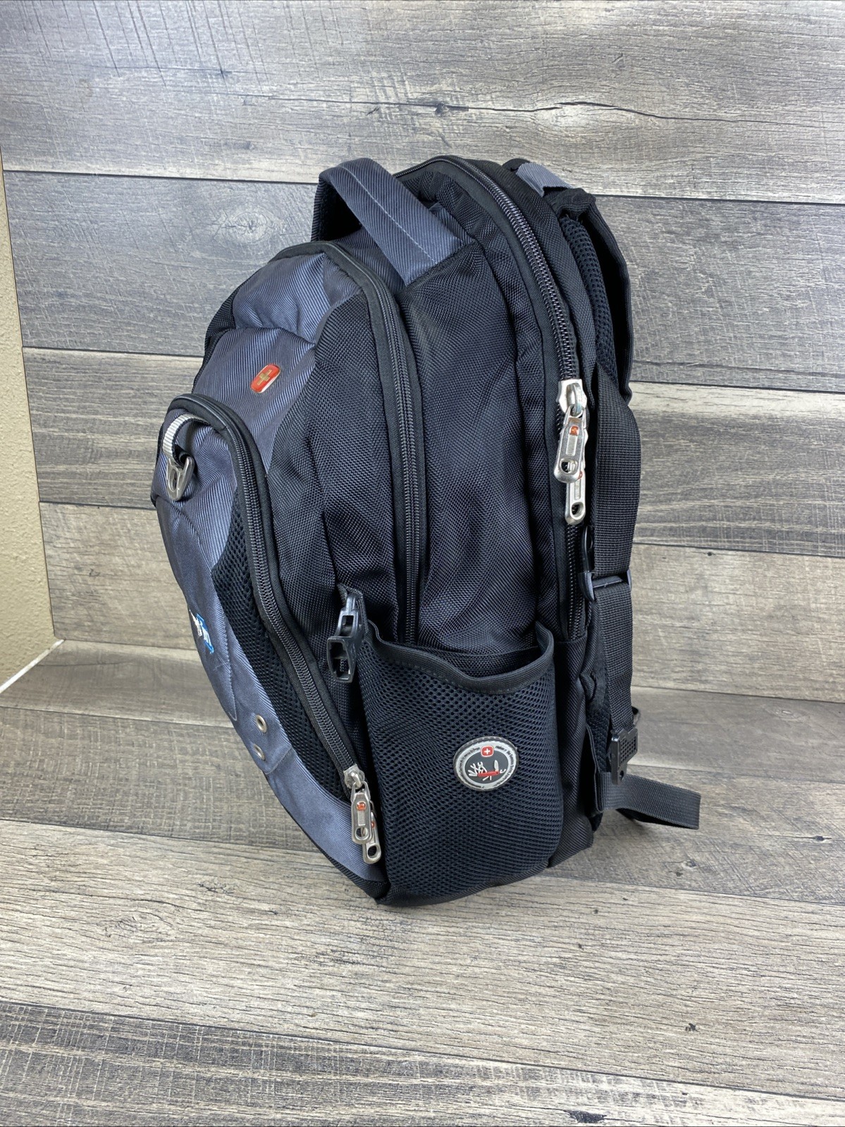 SWISSGEAR AIRFLOW BLACK & GRAY SCHOOL TRAVEL BACKPACK BAG