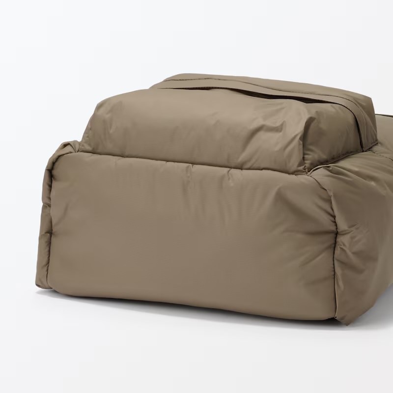 MUJI Water-repellent padded backpack to reduce shoulder strain from japan