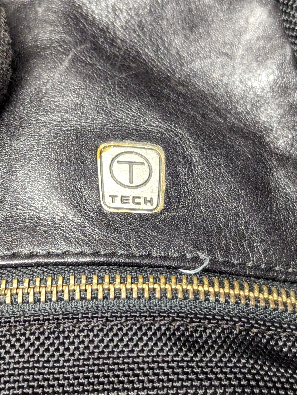 Tumi T-tech Leather and Nylon Portfolio Medium Black Multiple Pockets 12″Hx15″W