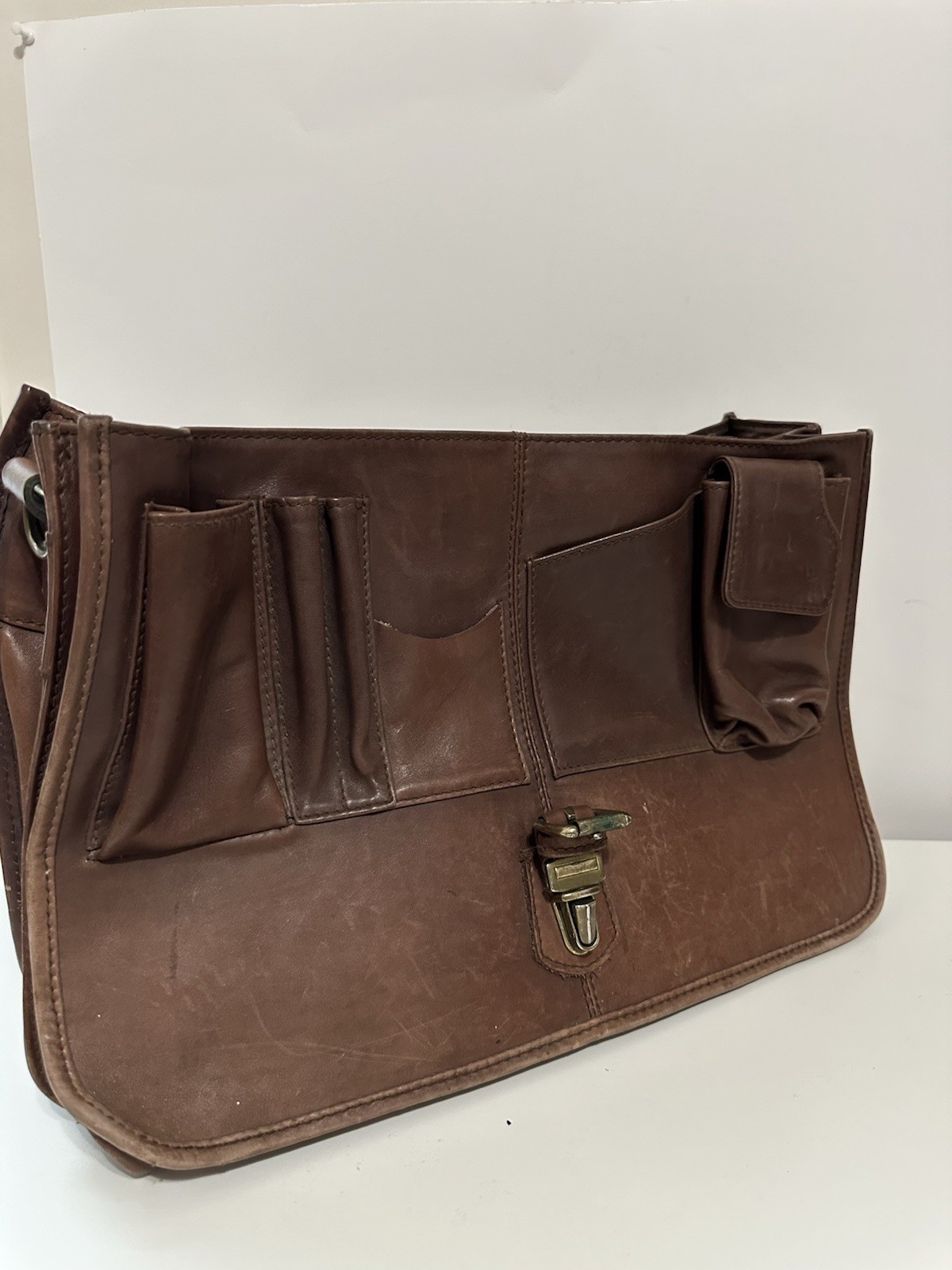ELLington Classic Brown Leather Men’s Messenger Bag Made In Thailand