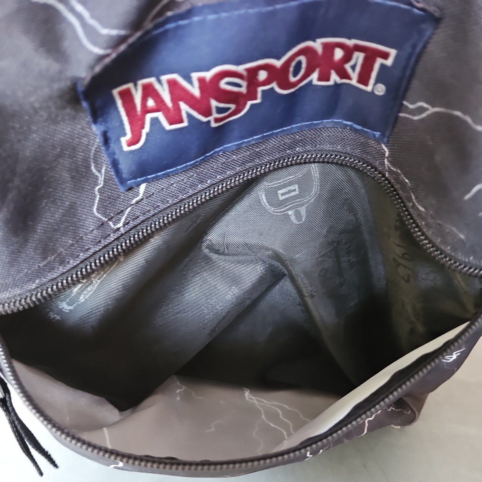 JanSport JS0A47AK Big Student Backpack 2100 cu in 34L 17 x 13 x 7.5 in