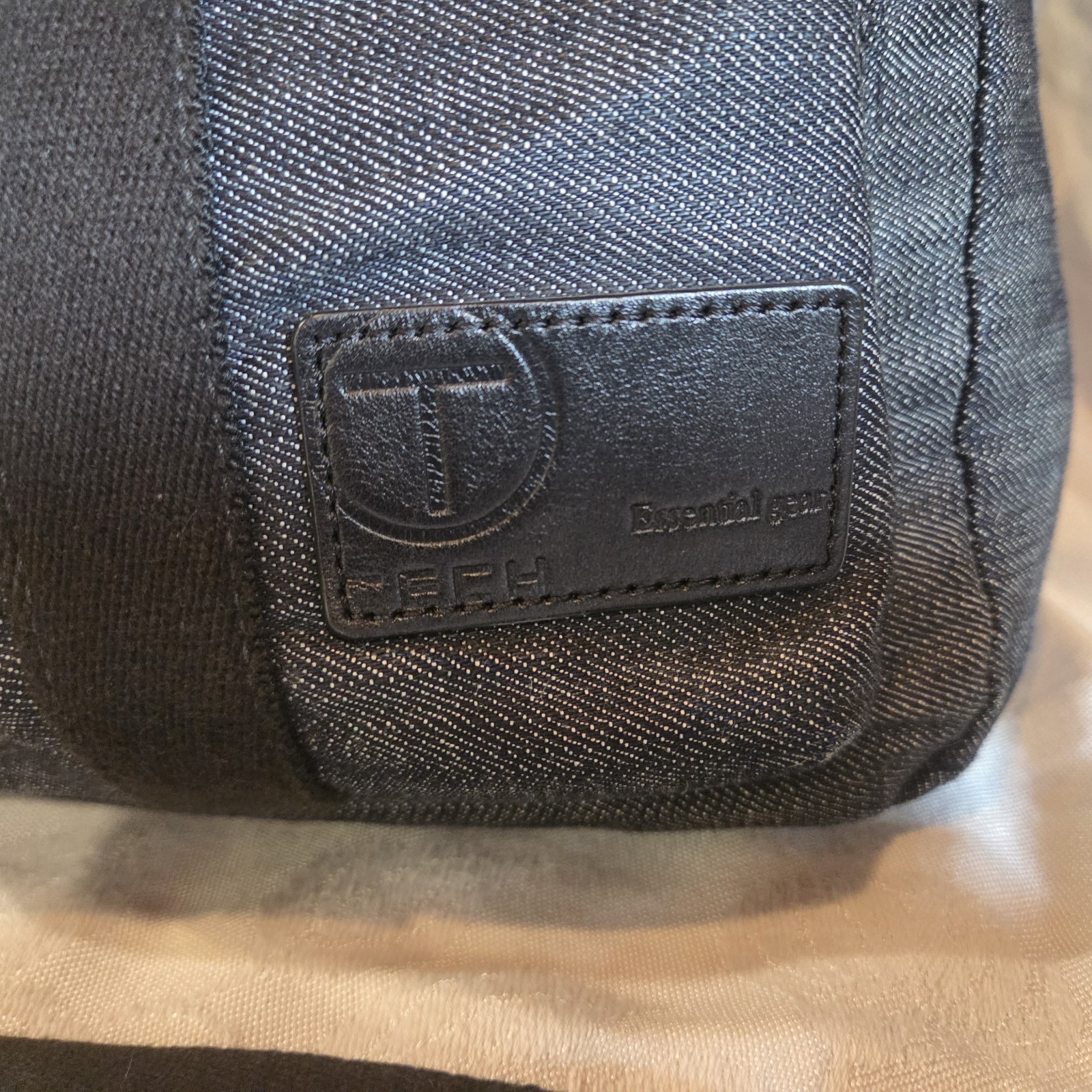 Tumi T Tech Blue Messenger Laptop Essentials Bag EUC
