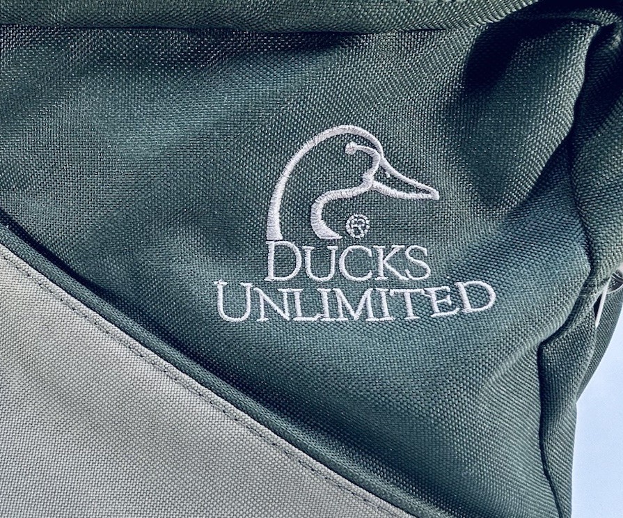 2 Duffel Bags Green Canvas Ducks Unlimited Gear Bag & Air Tex Weekend Travel Bag
