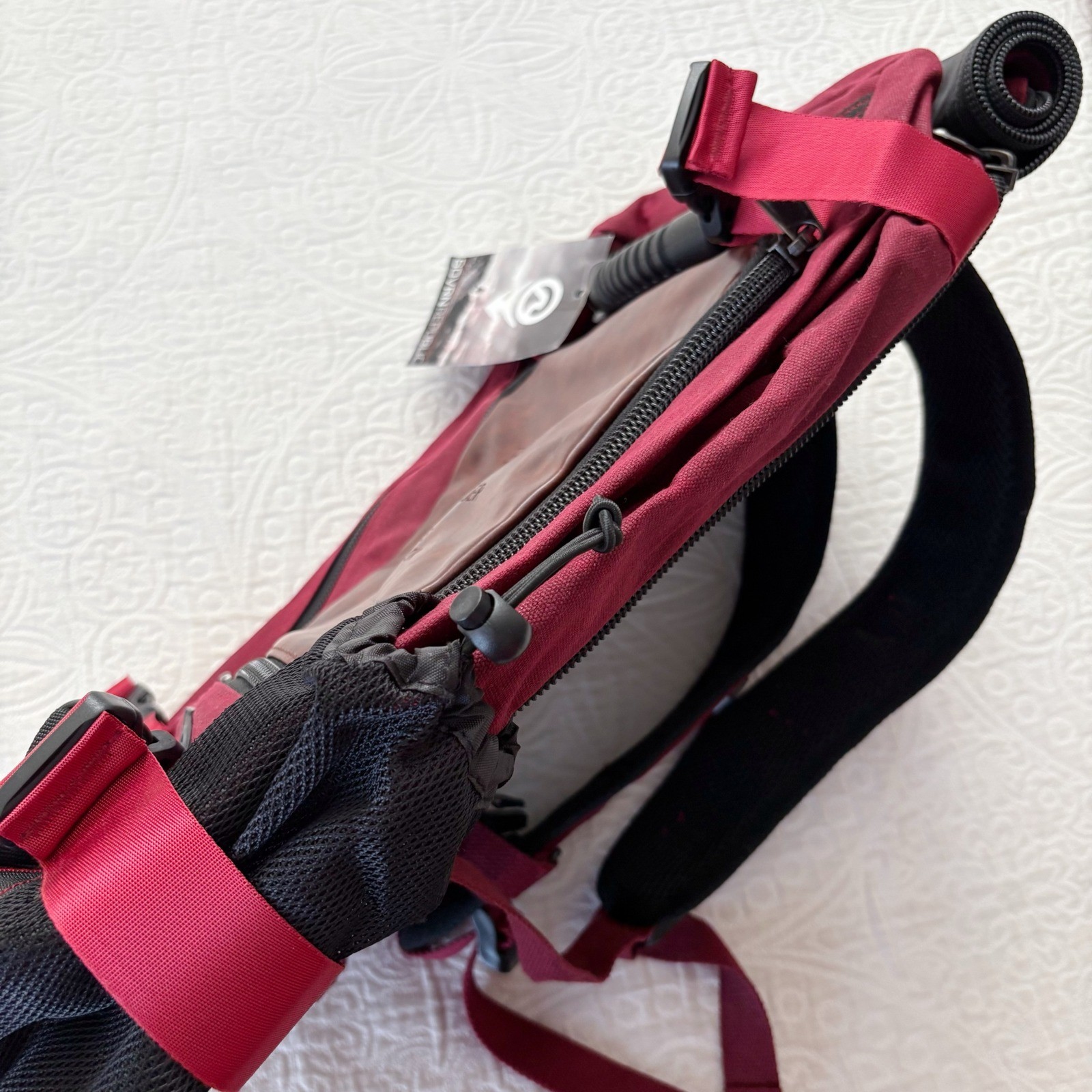 SOVRN REPUBLIC 30L Drifter 2.0 Convertible Duffle / Backpack, Burgundy