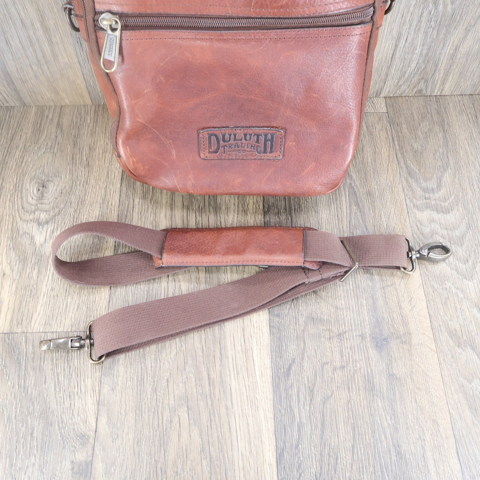 Duluth Trading Co Brown Leather Messenger Crossbody Bag Travel Utility Pouch