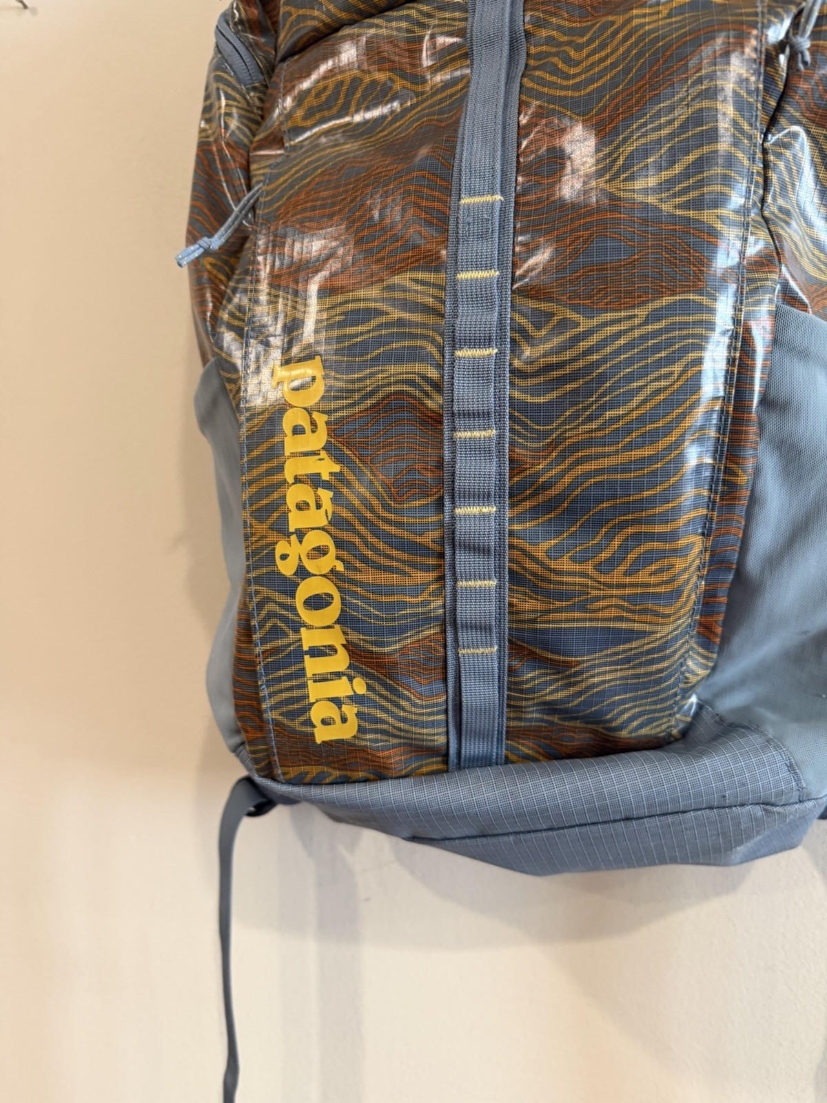 Patagonia 25L Black Hole Backpack Pack Rock Cycle Multi Sty49297 Rare