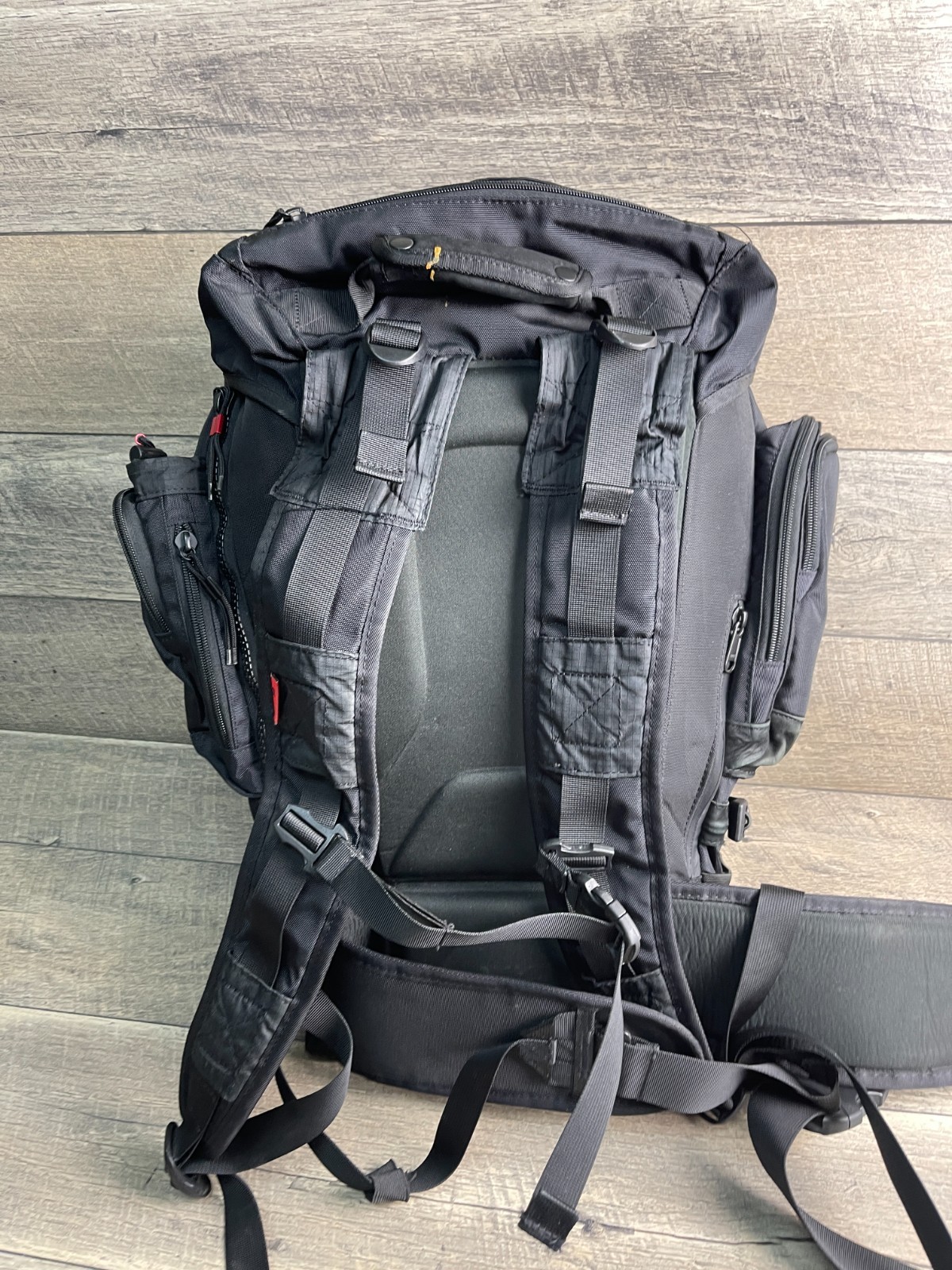 Nike Backpack SB Eugene Black Nylon Zip Outer Pockets Adjustable Strap Shoulder