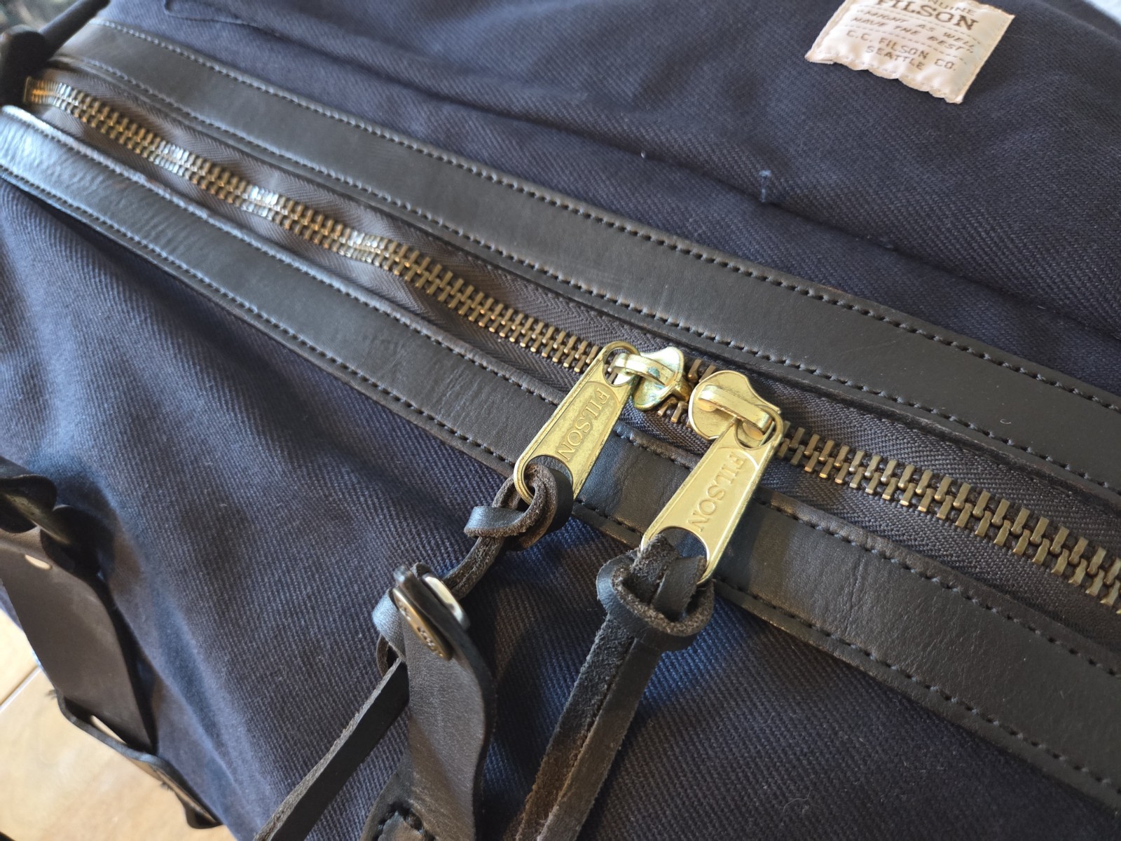 Filson Rugged Twill Medium Duffle Bag | Navy | USA Made | Old Size