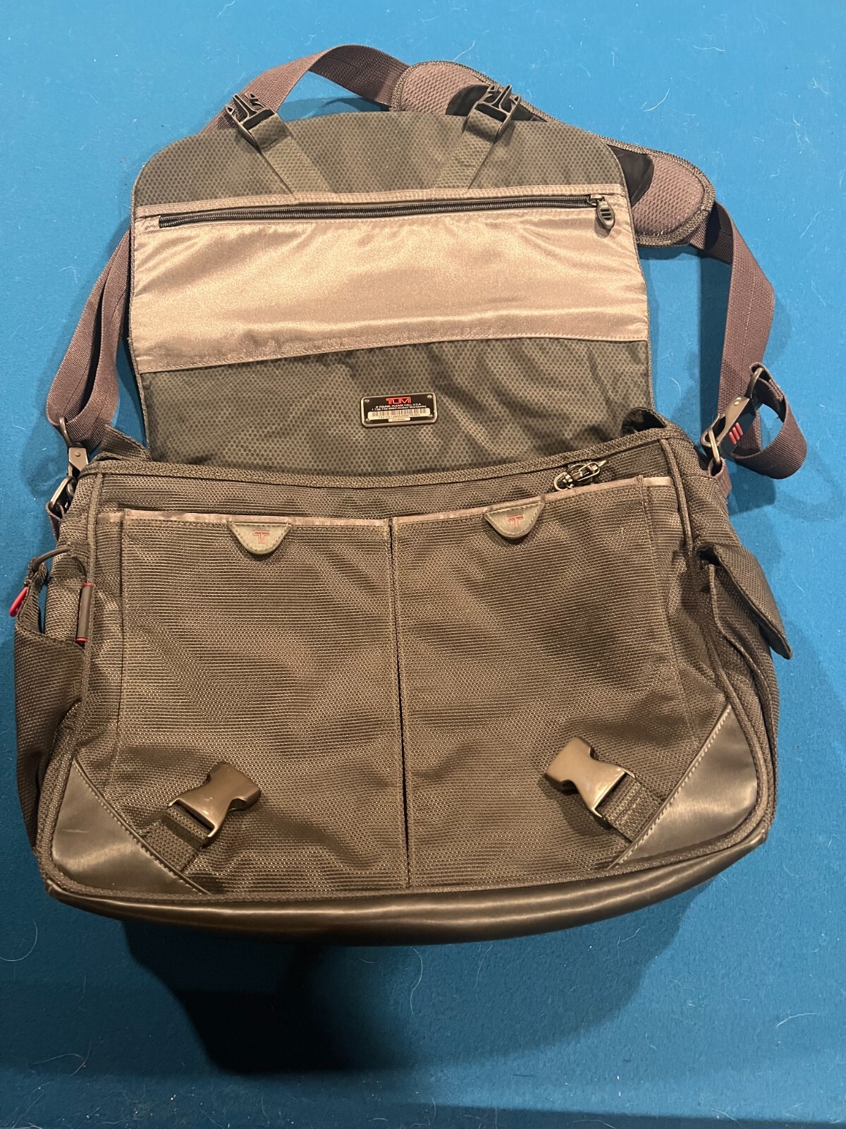 TUMI T-Tech Essential Expandable Gear Messenger Bag Laptop