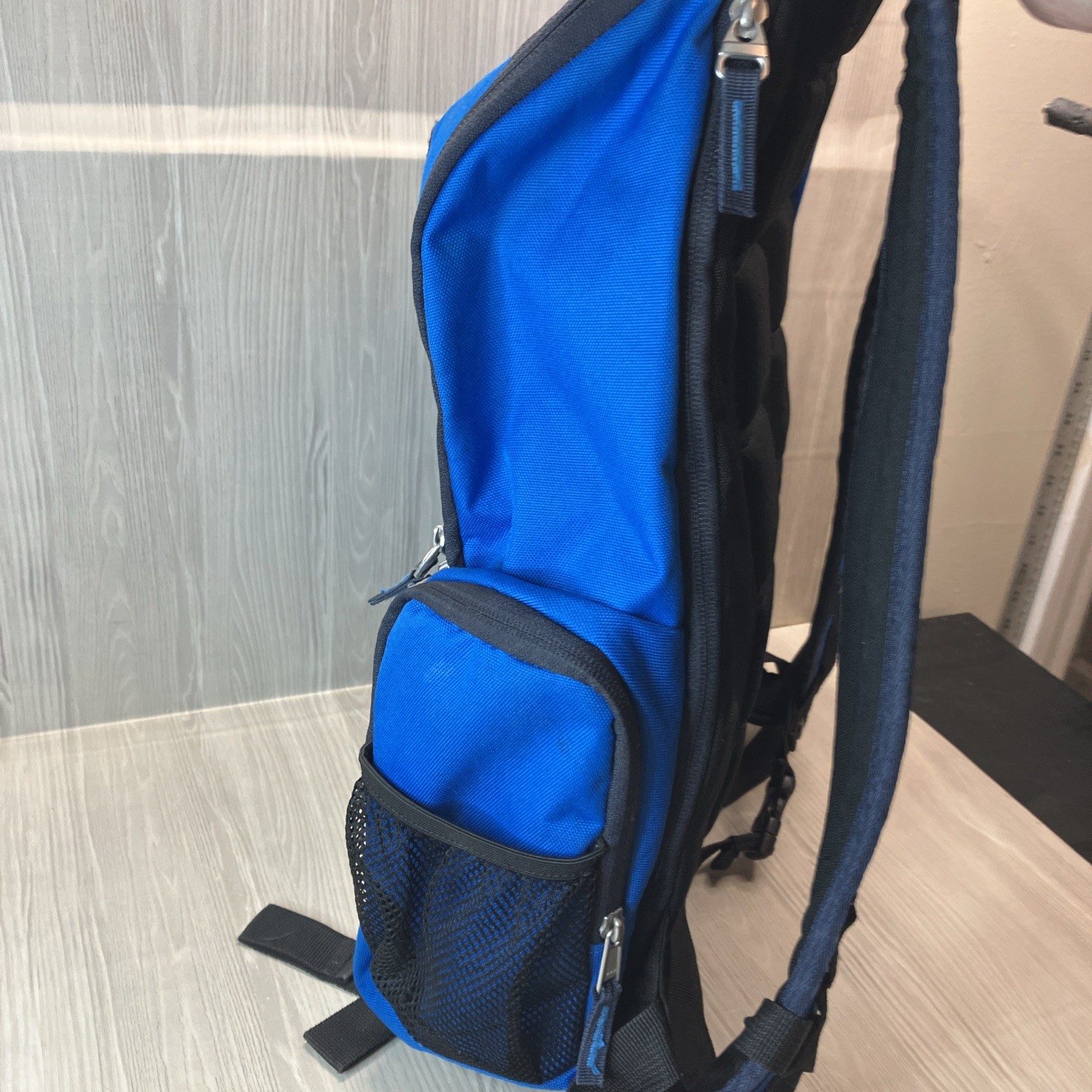 Oakley Y2K Backpack FA15 Large Cushion Pocket Laptop 19x14x6 USA Blue NICE!