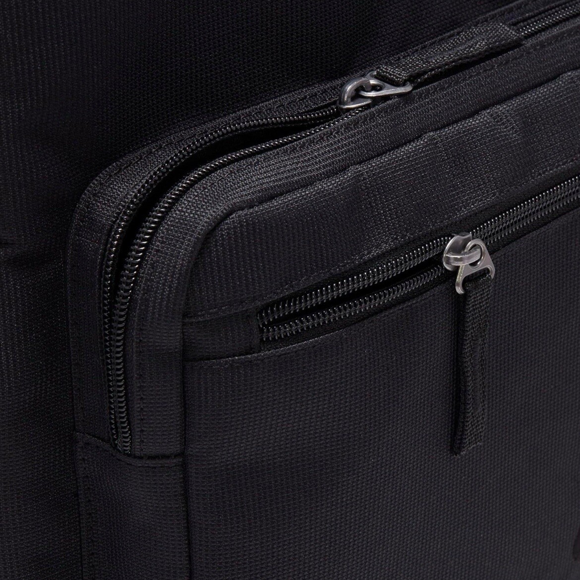 NIKE HERITAGE BLACK/WHITE BACKPACK (23L) BRAND NEW WITH TAGS FREE SHIPPING