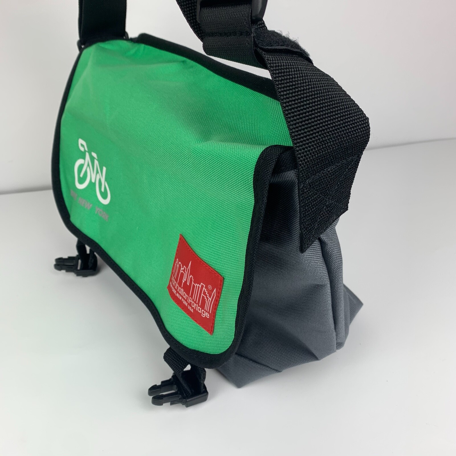 NEW Manhattan Portage Bike New York Straphanger Messenger Bag Green Grey BIKENY