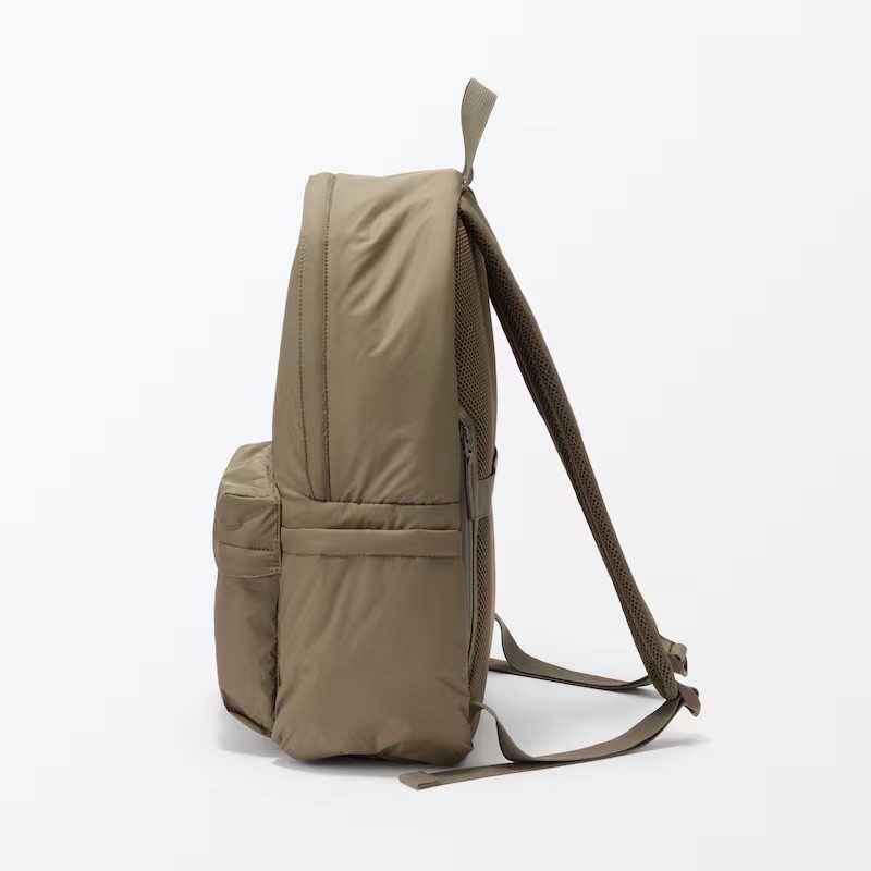 MUJI Water-repellent padded backpack to reduce shoulder strain from japan