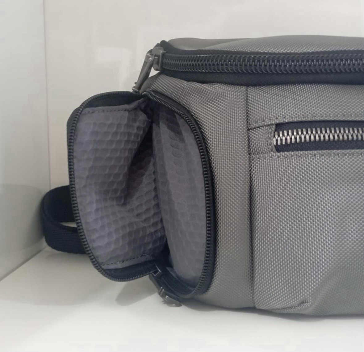 NWT TUMI Alpha Bravo Kelley Sling Alloy Gray
