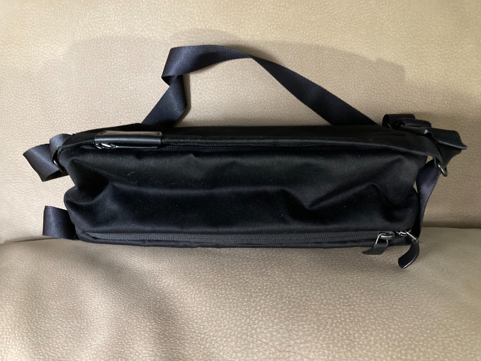 BELLROY Sling Bag, Multi-Function, Multi-Compartment, Multi-Use!