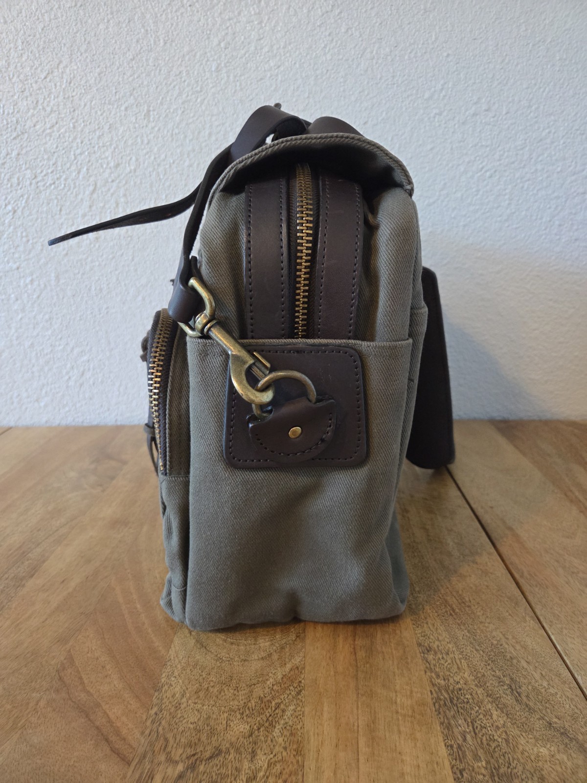 Filson Rugged Twill Padded Computer Bag | YKK Era | Otter Green | Made in USA