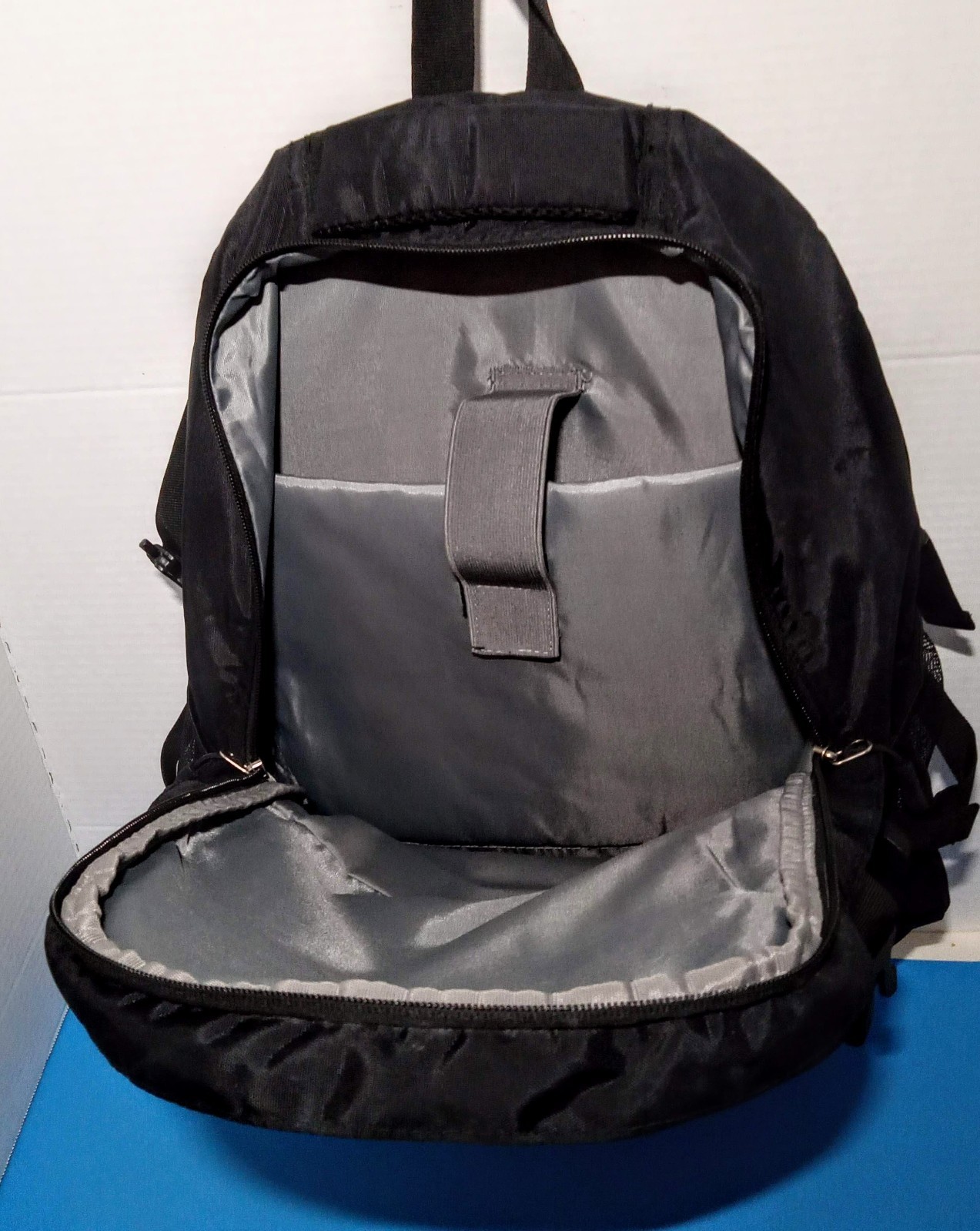 Gym Bag-Back Pack-Unity Athletics-Padded Shoulder Straps-18in-pre-owned