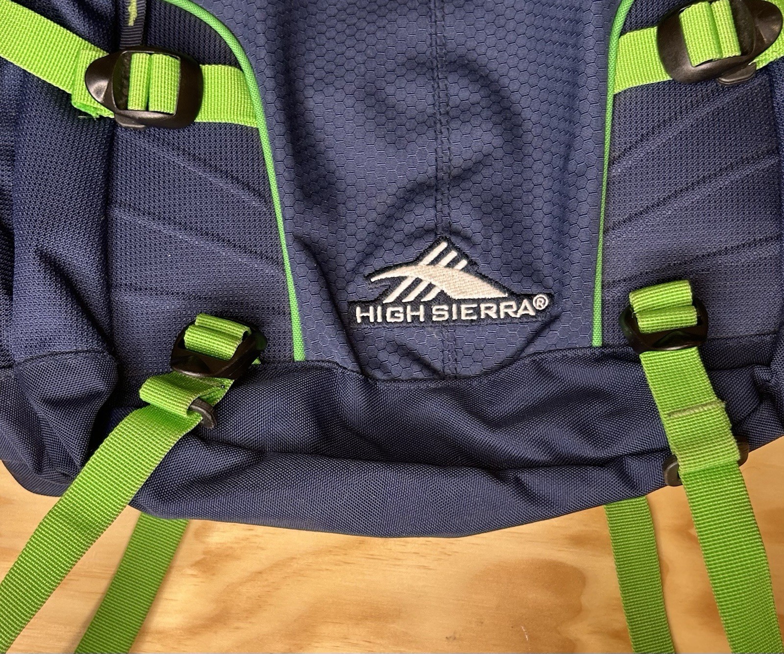 High Sierra Backpack Airflow Cooled Back Strap Suspension System Navy Green