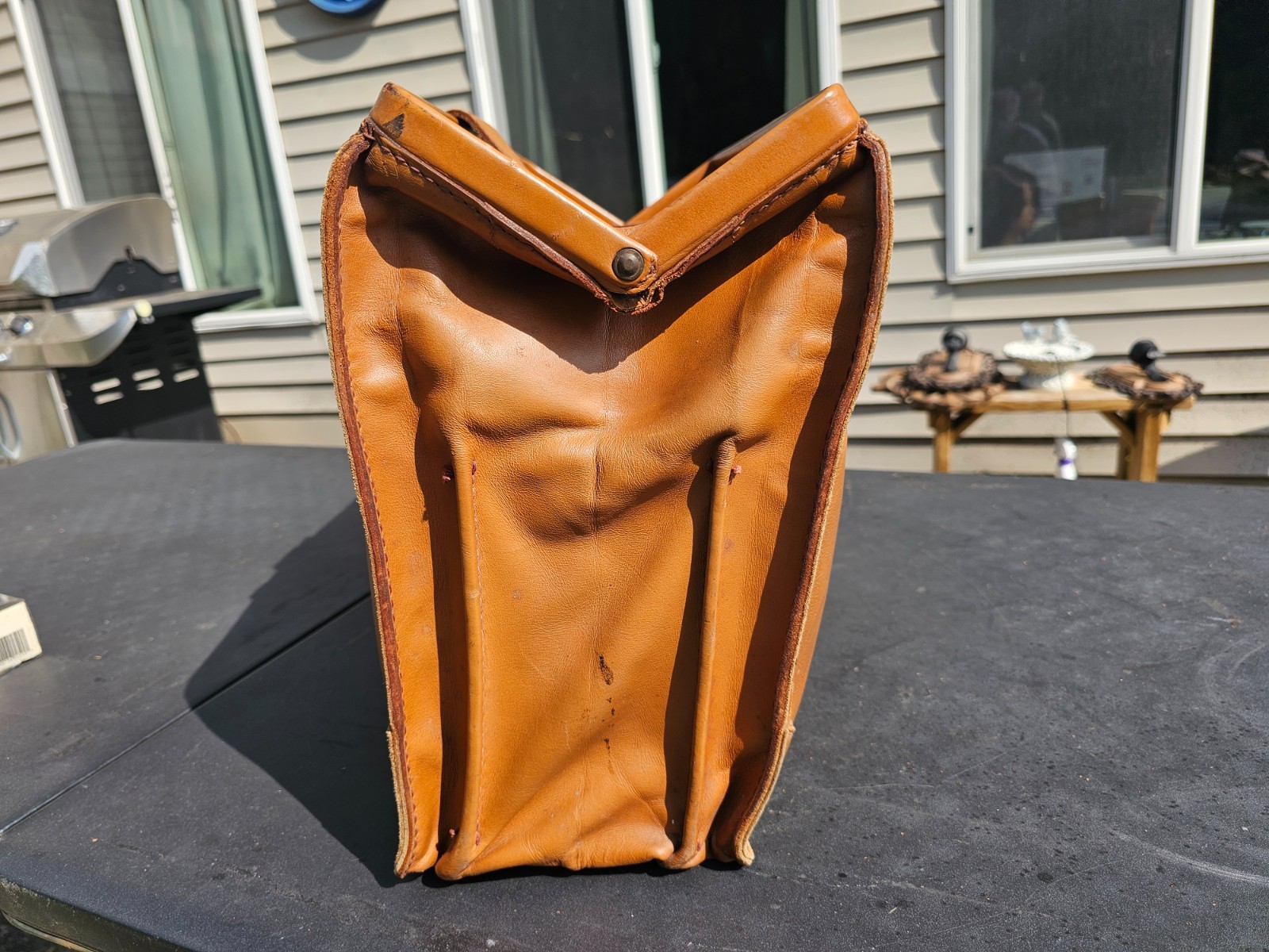 Vintage Tan Brown Leather Briefcase Gladstone-Style Doctors Bag Genuine Cowhide